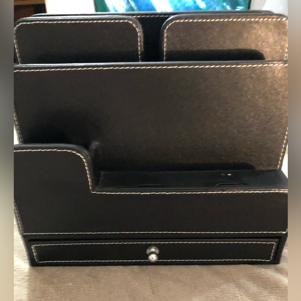 Multi-level, Magnetic, Charging Stand - no cords